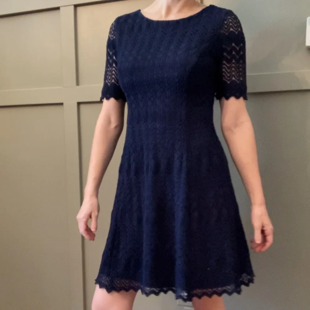 Eliza J Navy Blue Lace Short Sleeve Cocktail Dress Size 4 Petite